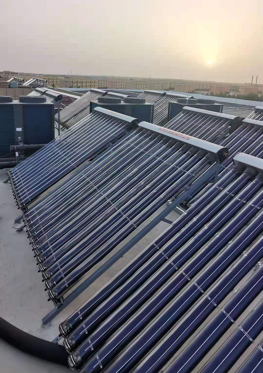 太陽(yáng)能熱水器的就是光熱的利用快來(lái)瞧哦